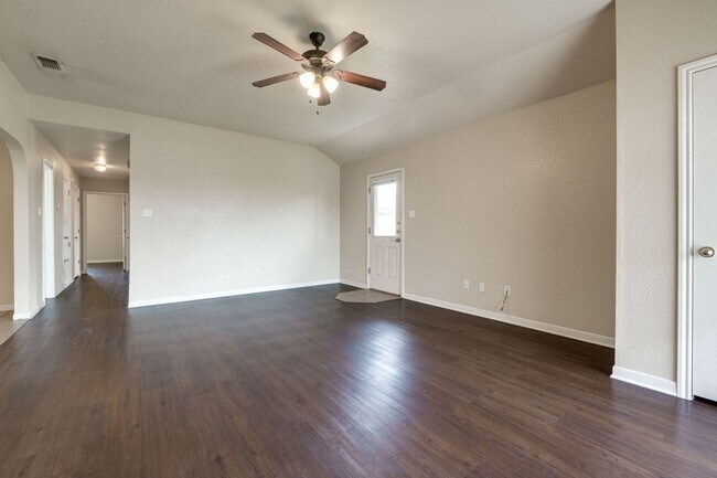 Building Photo - 3606 Dustin Ct