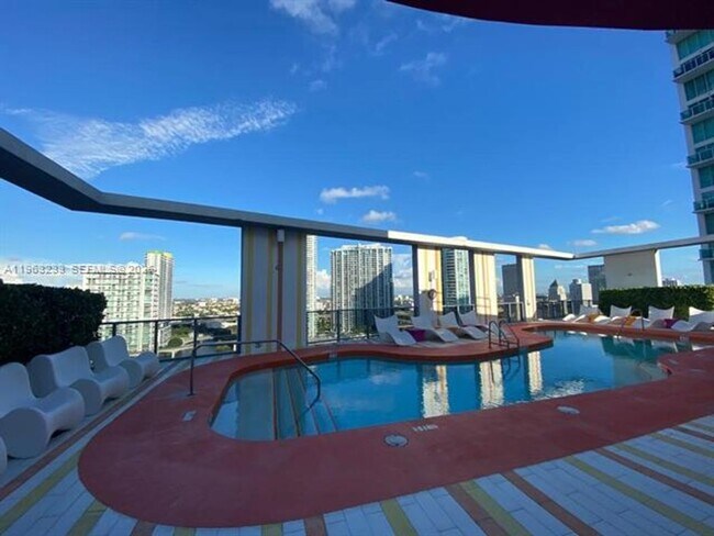 Building Photo - 31 SE 6th St