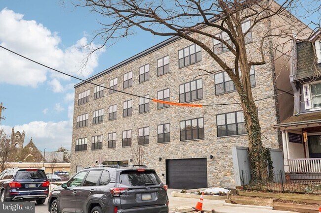 Building Photo - 30 W Allens Ln