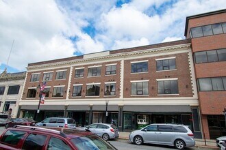 Building Photo - 633-639 Main St