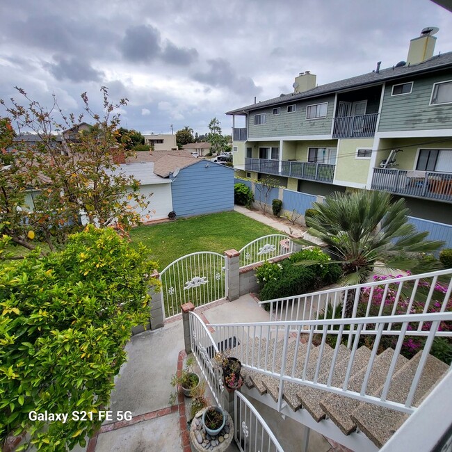 Building Photo - 2100 Cabrillo Ave