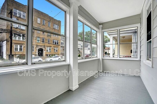 Building Photo - 35 Chester Ave