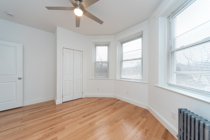 Building Photo - 95 Park Dr