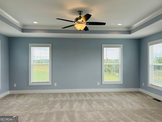 Building Photo - 425 Smokey Rd