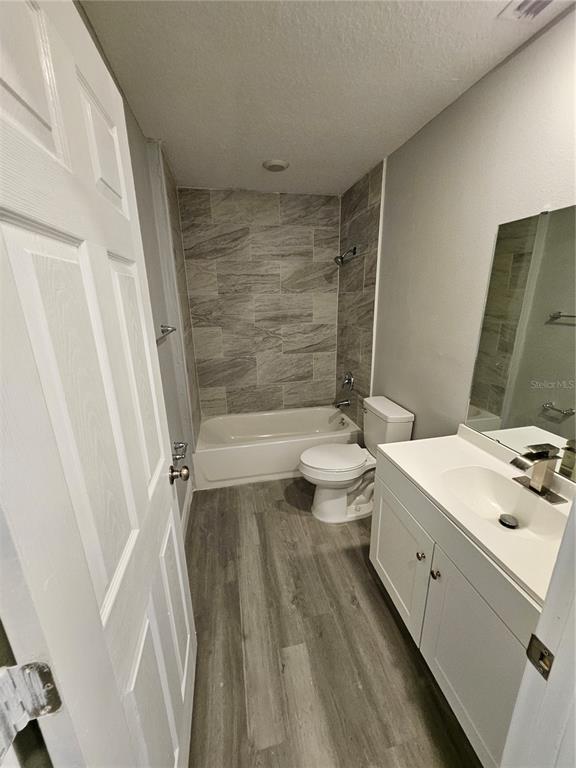 Building Photo - 1005 N Tangerine St