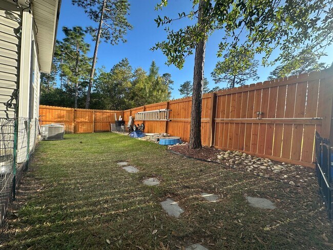 Building Photo - 225 Winding Creek Way