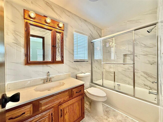 Building Photo - 7111 El Sereno Dr