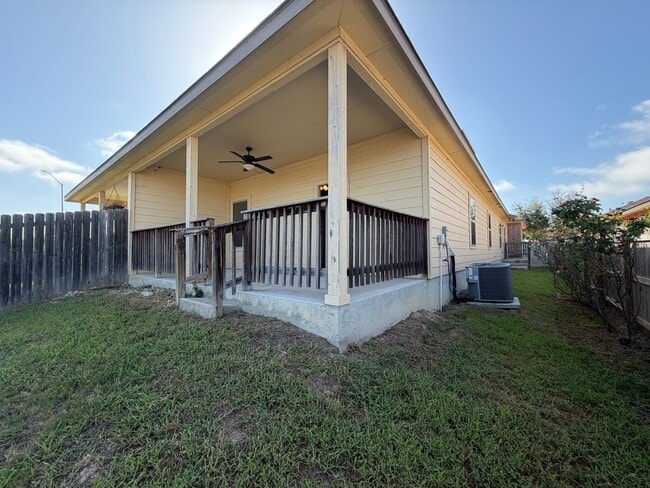 Building Photo - 204 Kaspar Way