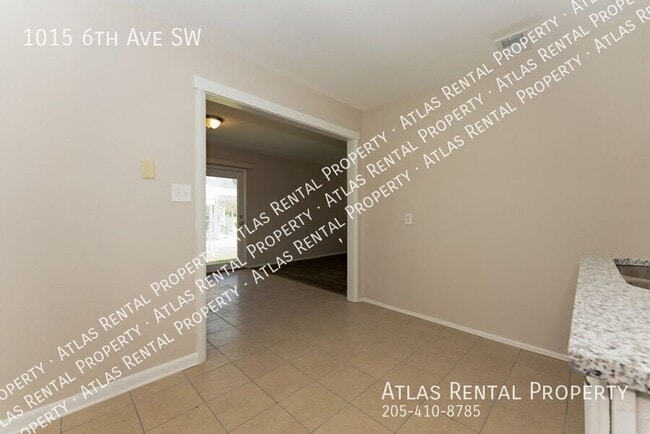 Building Photo - 1015 6th Ave SW