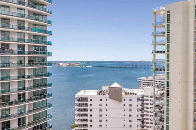 Building Photo - 1300 Brickell Bay Dr