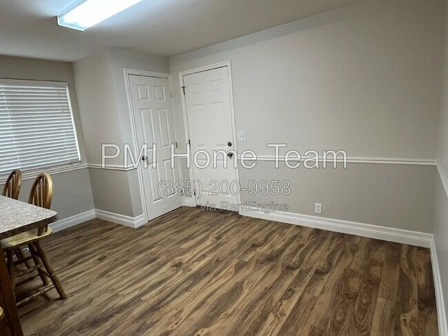 Building Photo - 215 Cobblecreek Rd