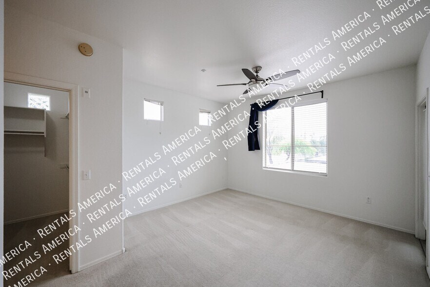 Building Photo - 5303 N 7th St