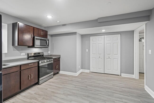 Building Photo - 1841 S Kedzie Ave