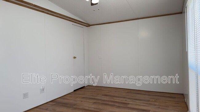 Building Photo - 98 E Byrd Dr