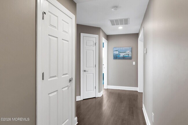 Building Photo - 3 Monmouth Pl
