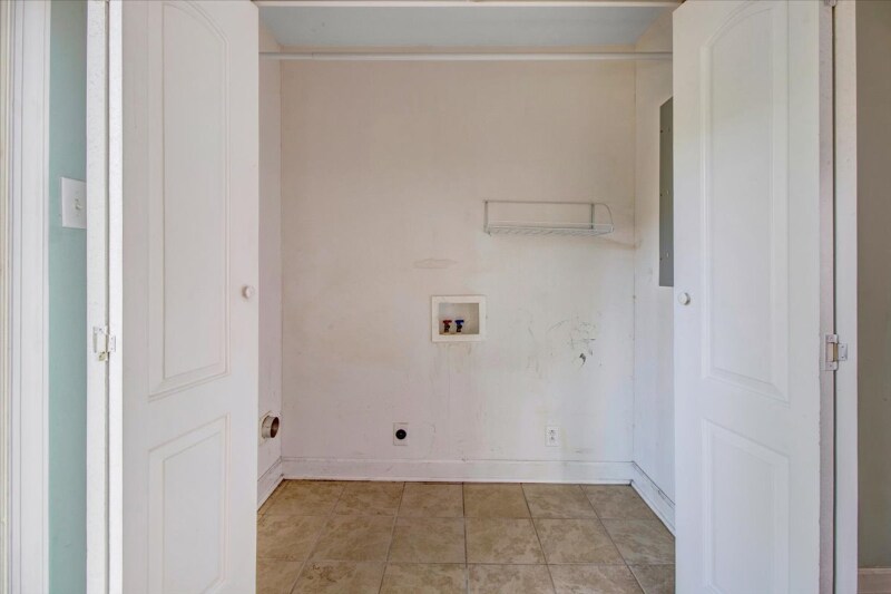Building Photo - 1506 Boyette Dr