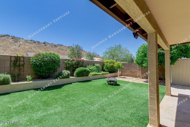 Building Photo - PINNACLE HILL RENTAL WITH MTN VIEWS, FIREP...