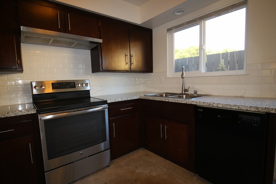 Building Photo - 1326 Galleon Way