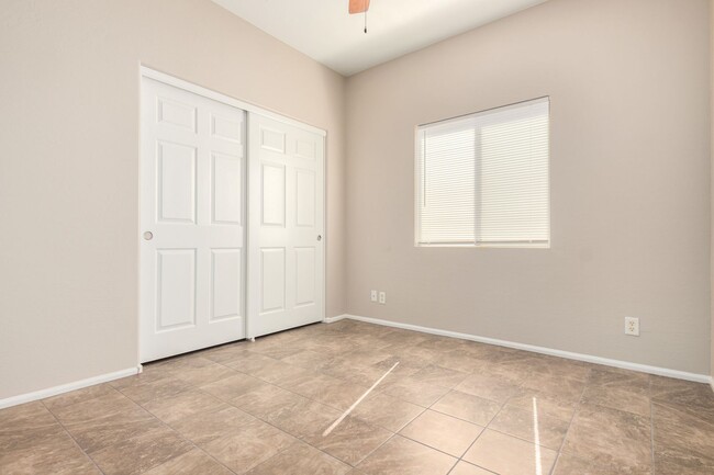 Building Photo - Check out this 3 bed/2 bath LARGE CORNER LOT!
