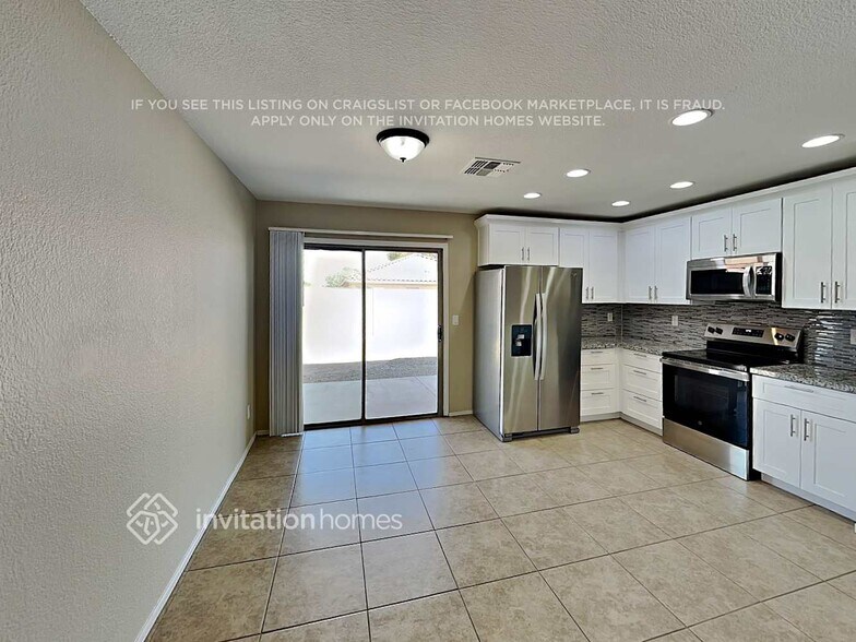 Building Photo - 2864 W Allens Peak Dr
