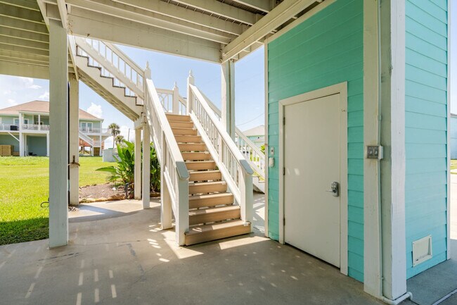 Building Photo - 814 Helen Blvd