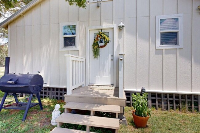 Building Photo - 5291 Dymple Ln