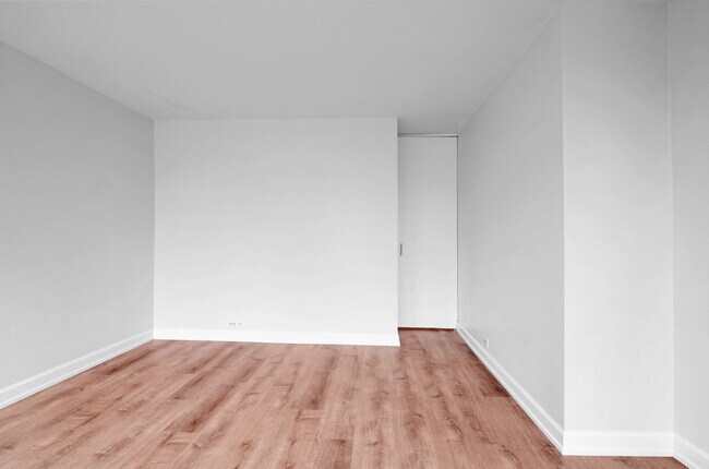 Building Photo - 405 N Wabash Ave