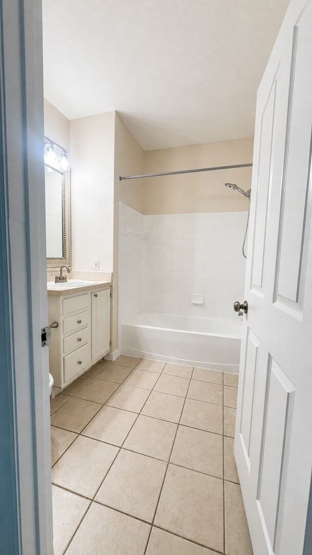 Building Photo - 1420 Lake Shadow Cir