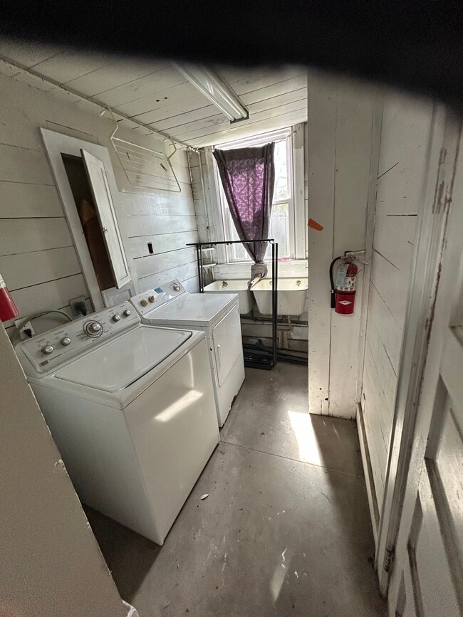 Building Photo - 3404 Austin St