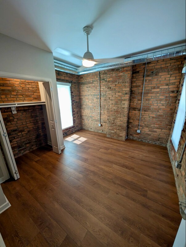 Building Photo - 35 E Lincoln St