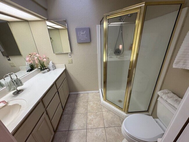 Building Photo - 3BR 3BA Townhome-Best view of the River & Laughlin Casino Skyline