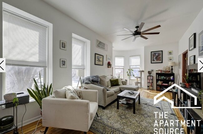 Building Photo - 2732 W Chicago Ave