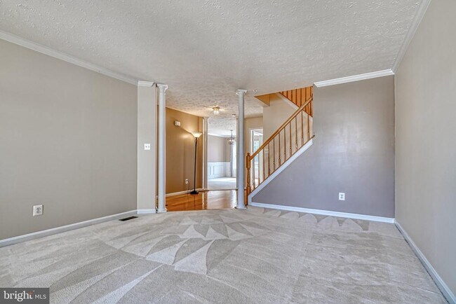 Building Photo - 206 Colgate Dr