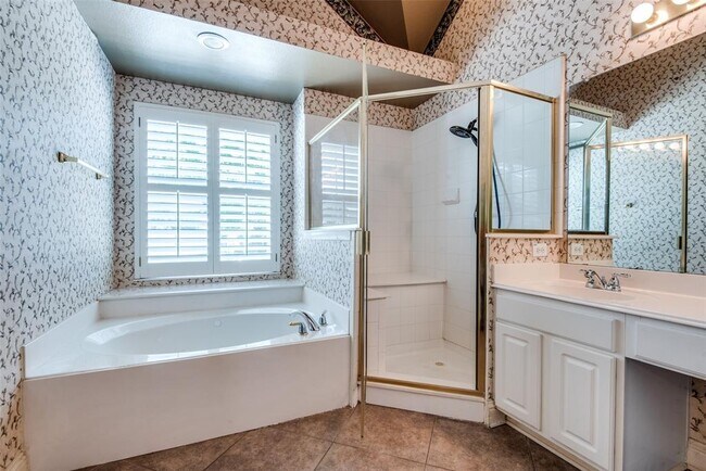 Building Photo - 452 Richmond St