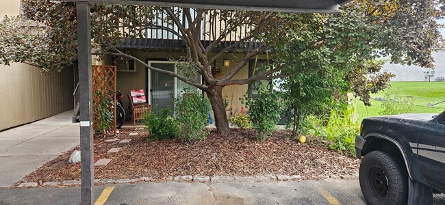 Building Photo - 13214 E Skyview Ave