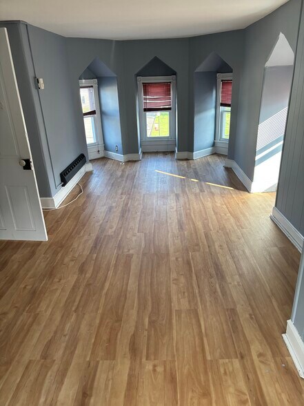 Main Bdrm #1 -13 x23 - 40 Union St