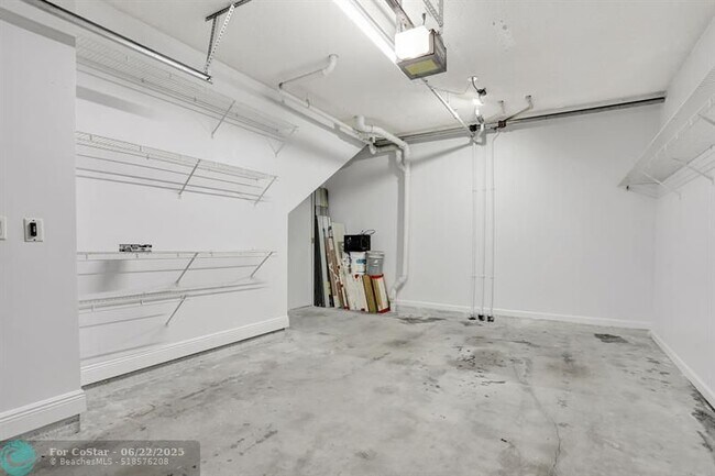 Building Photo - 5960 W Sample Rd
