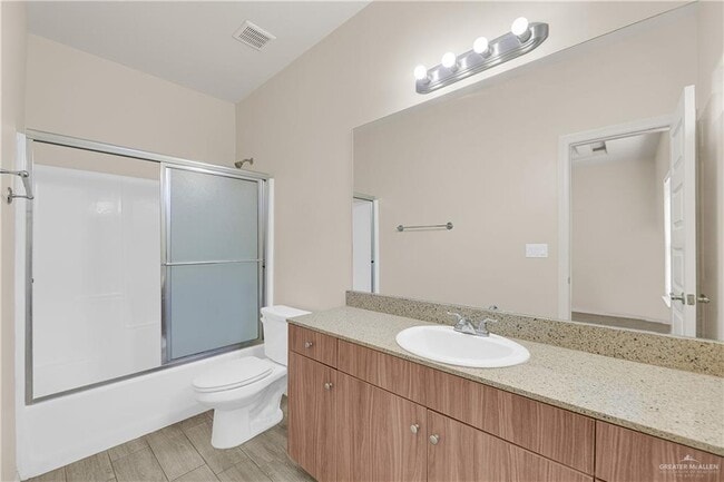 Building Photo - 19 Carlisle Ave