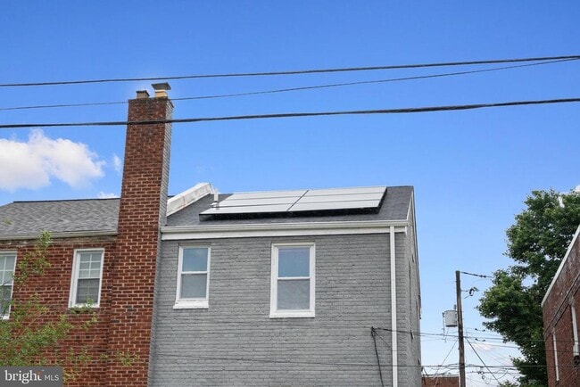 Building Photo - 5054 8th St NE