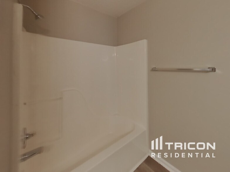 Building Photo - 5799 Waggoner Ct