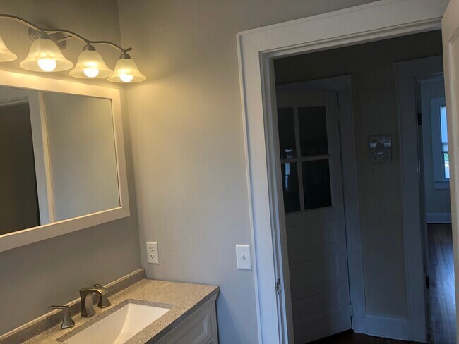 Building Photo - 2101 Park Ave