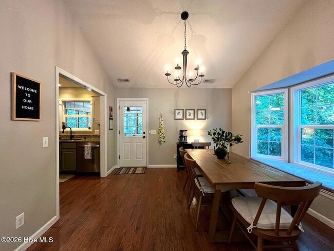 Building Photo - 2400 Longleaf Dr SW
