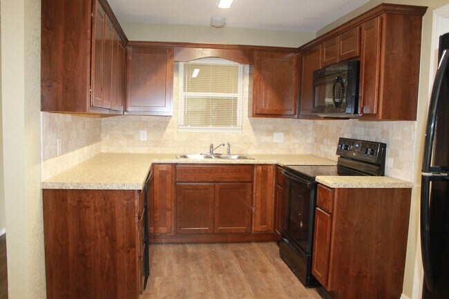 Building Photo - Much Better Than NEW!!! 3 beds, 1 1/2 Baths