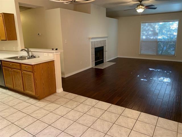 Building Photo - 827 Savage Dr