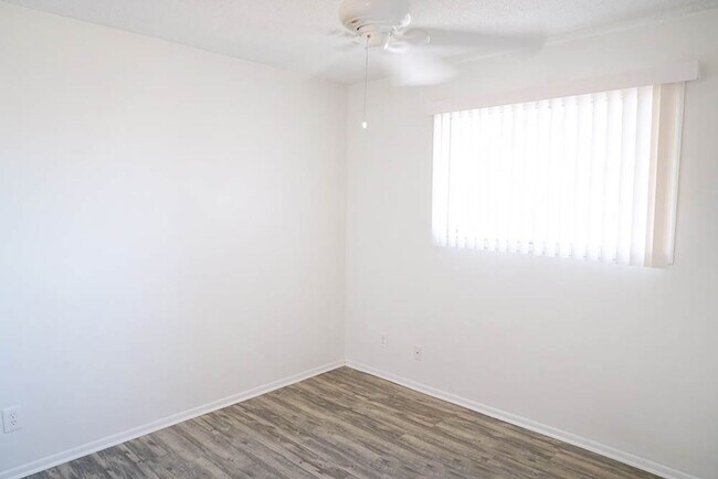 Building Photo - ASU Proximity Meets Comfort in This 4-Bedroom Tempe Home