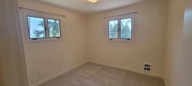 Building Photo - 110 Rimini Rd