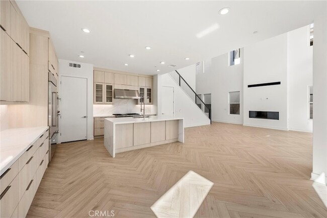 Building Photo - 164 Apron