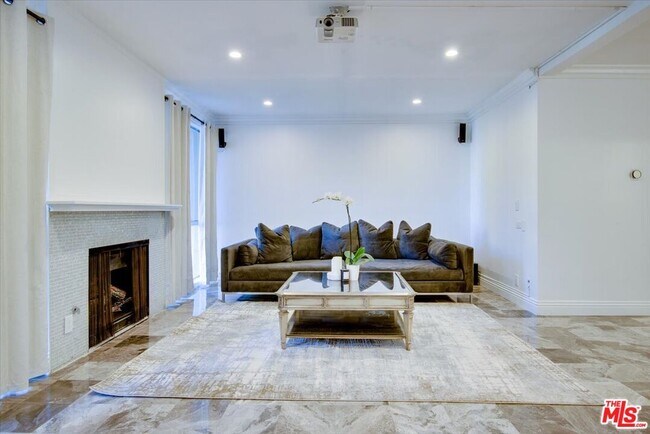 Building Photo - 1909 Pelham Ave