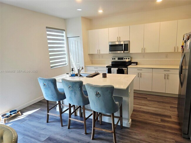 Building Photo - 13130 SW 232nd Ter