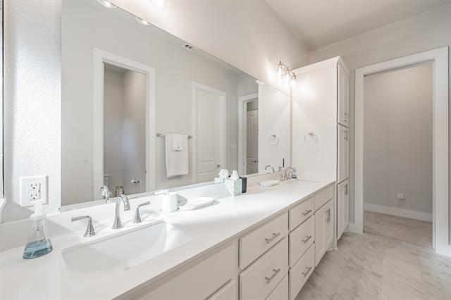 Building Photo - 11993 Dahlia Bay Dr